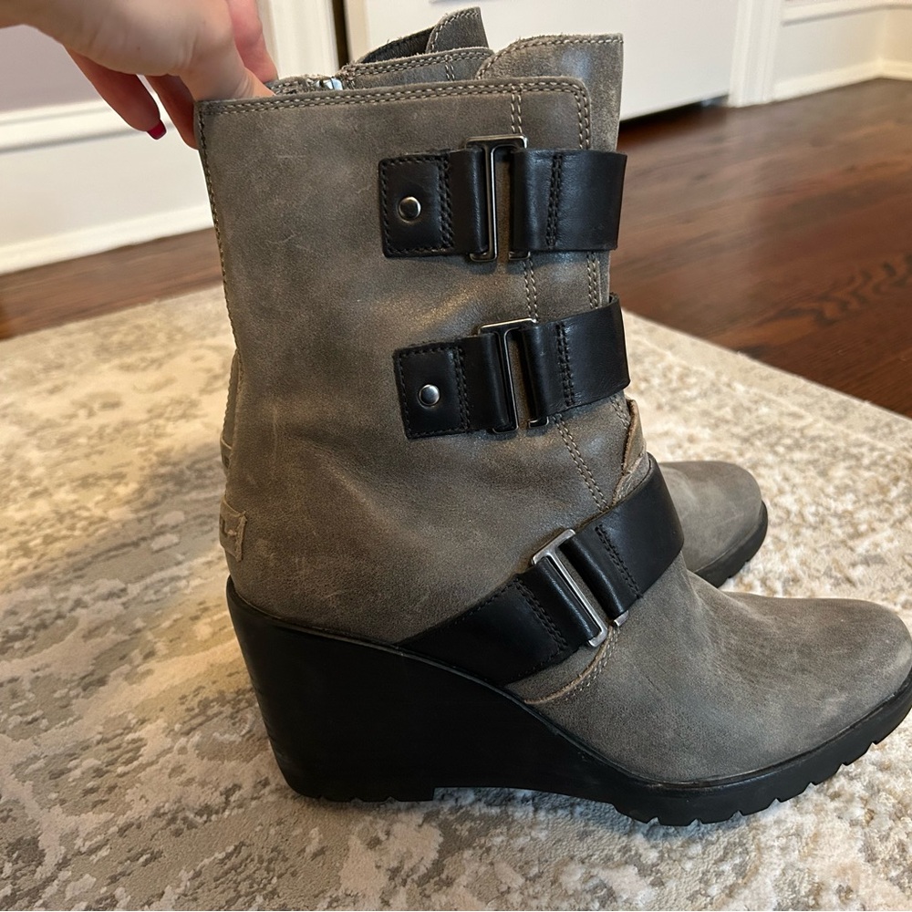 Sorel Gray and Black Heeled Boots